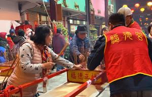 十三暝--東莒熾坪境福德宮巡福遶境熱鬧展開